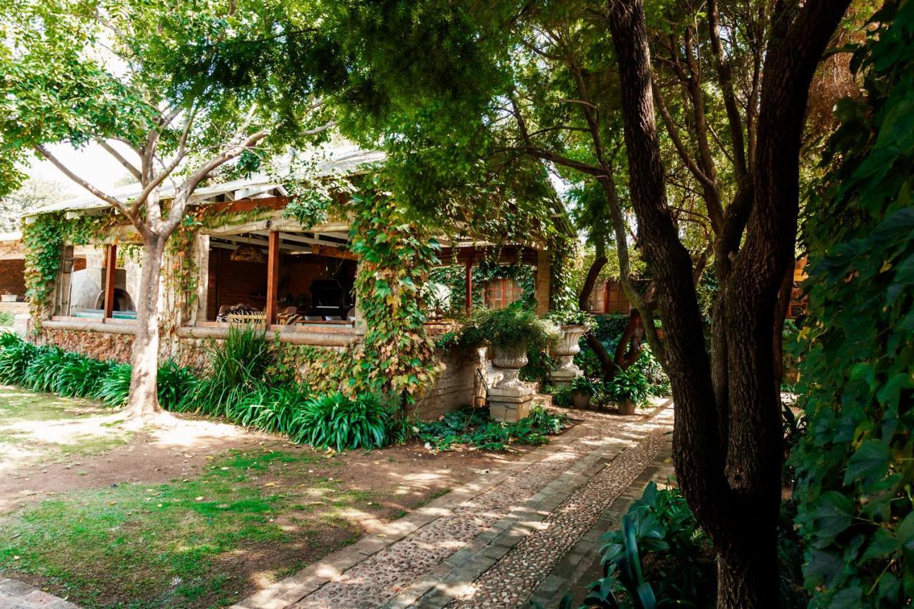 Отель Town And Country Mpumalanga Мидделбург Экстерьер фото